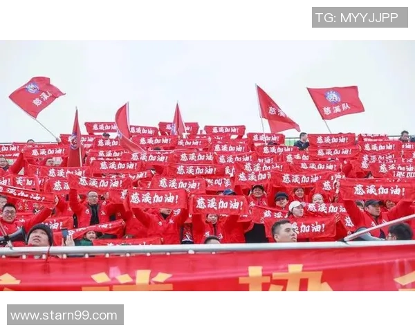 中国男足逆转取胜展现团队力量新星崛起点燃球迷热情 中国男足逆转取胜展现团队力量新星崛起点燃球迷热情