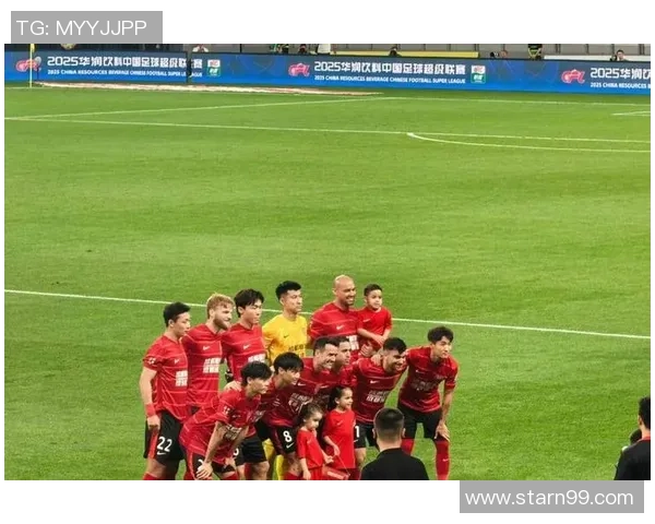 成都蓉城迎战强敌全力冲击胜利目标 展现球队新赛季不败信念